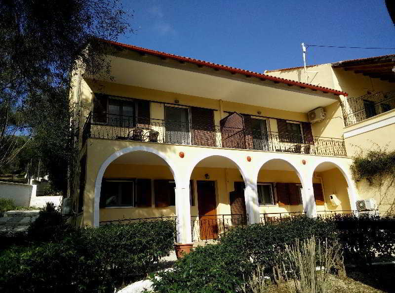 Kokoros Apartments Kato Korakiana Екстериор снимка