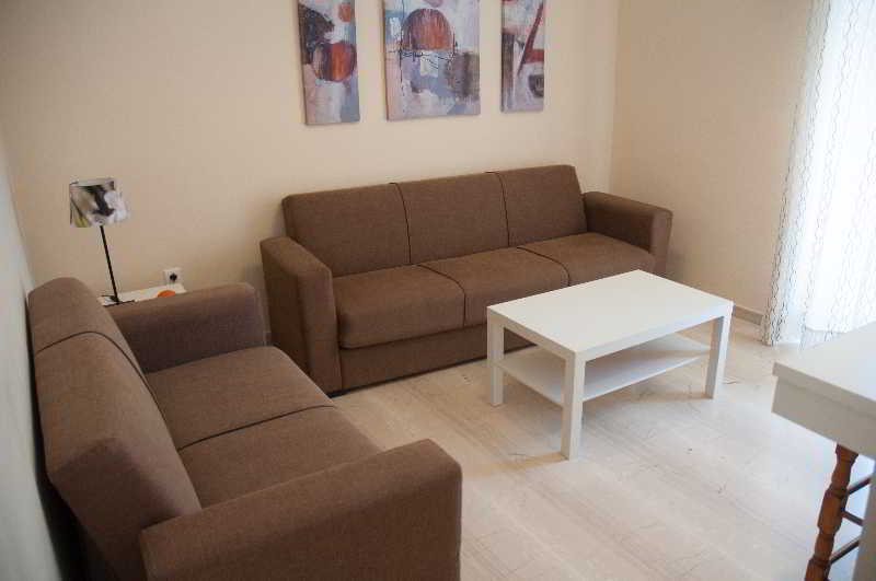 Kokoros Apartments Kato Korakiana Екстериор снимка