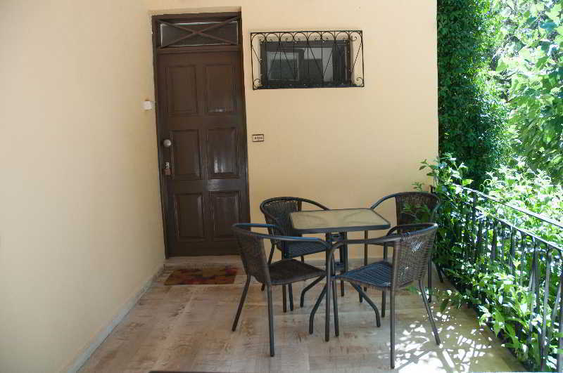 Kokoros Apartments Kato Korakiana Екстериор снимка