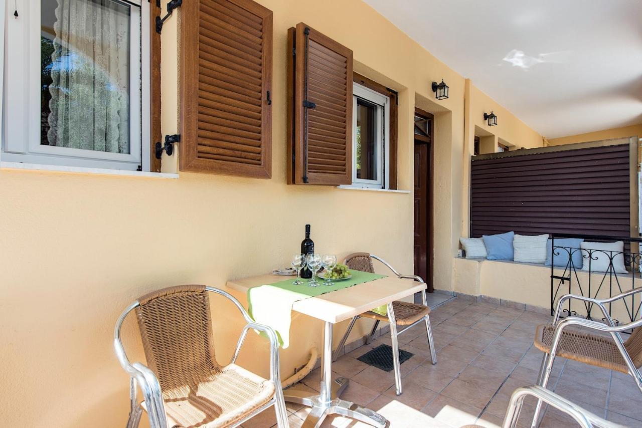 Kokoros Apartments Kato Korakiana Екстериор снимка