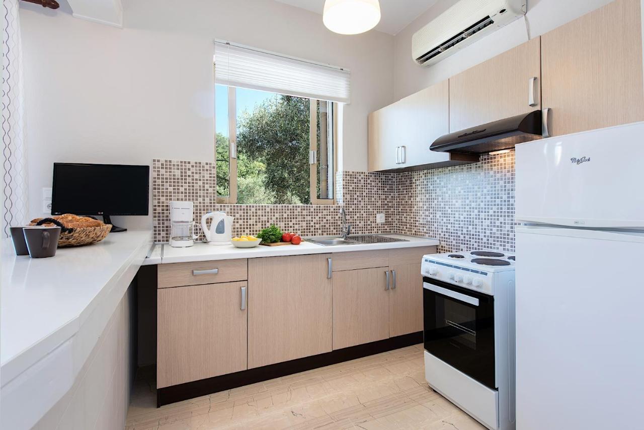 Kokoros Apartments Kato Korakiana Екстериор снимка