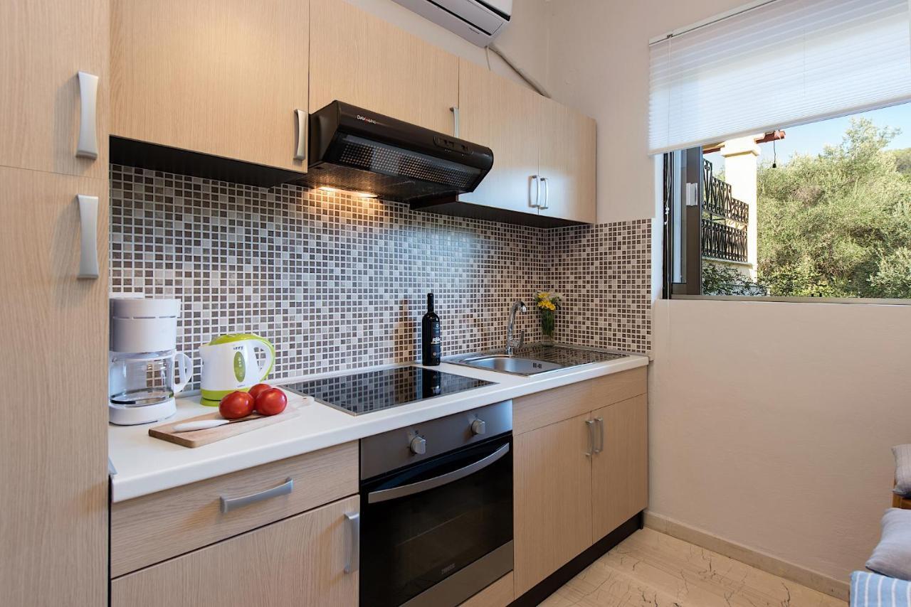 Kokoros Apartments Kato Korakiana Екстериор снимка