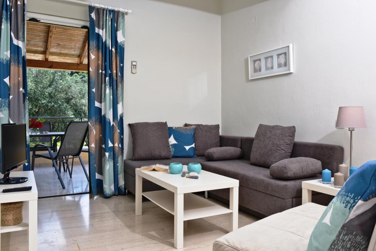 Kokoros Apartments Kato Korakiana Екстериор снимка
