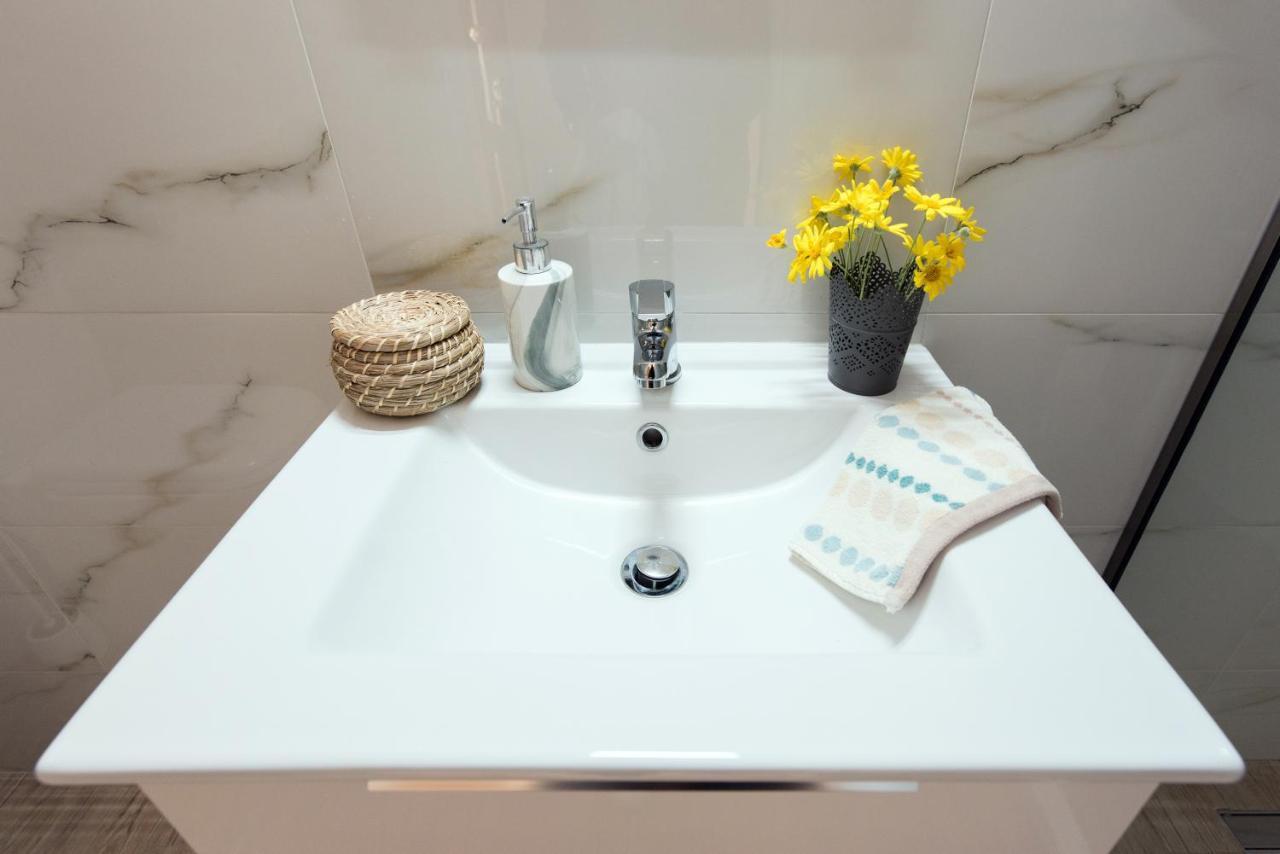 Kokoros Apartments Kato Korakiana Екстериор снимка