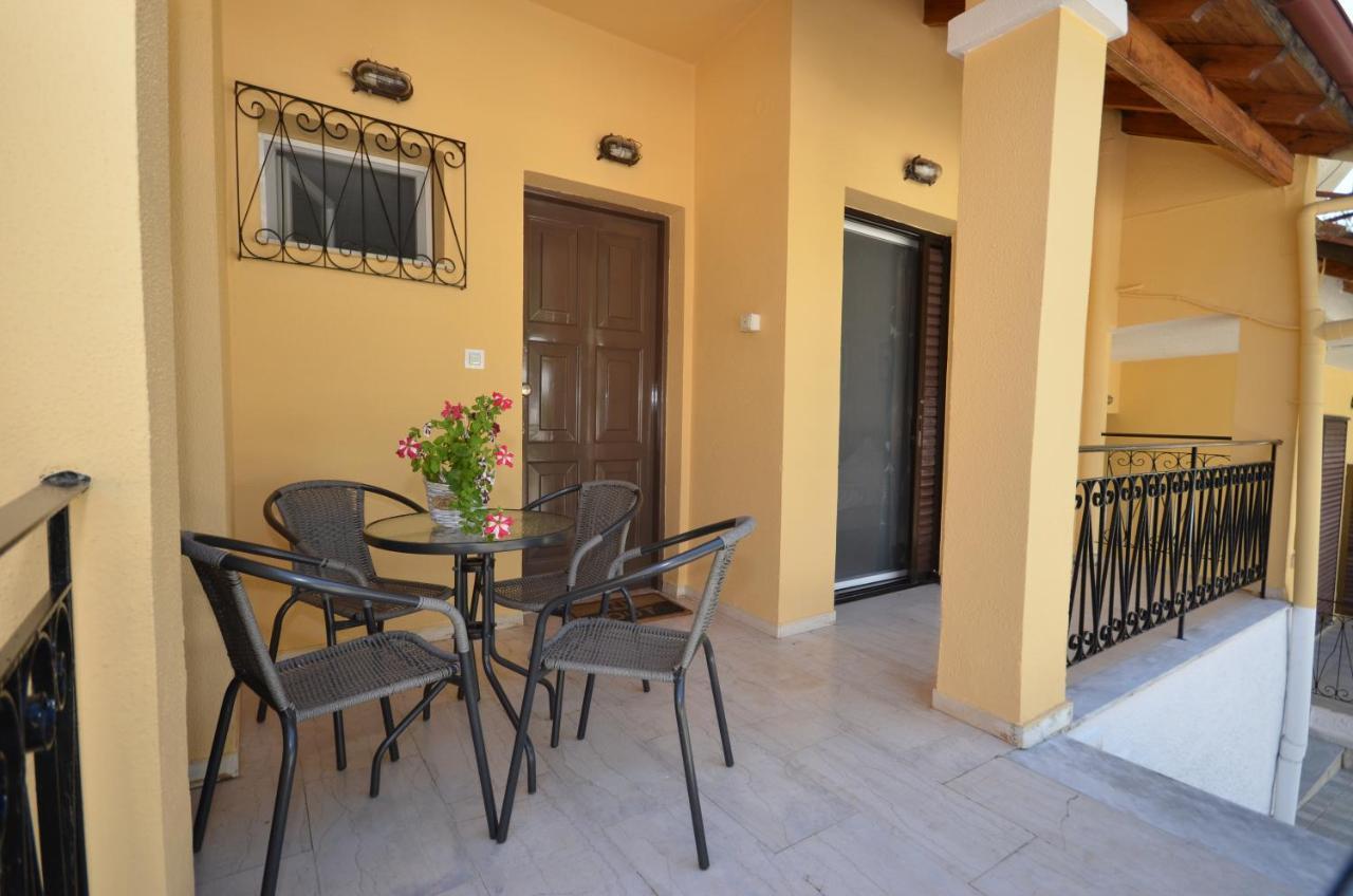 Kokoros Apartments Kato Korakiana Екстериор снимка